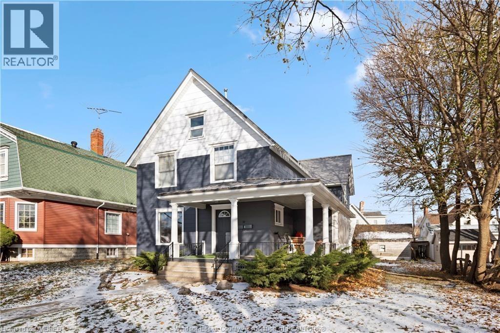5-bedroom Single Family at 39 Russell Street, Leamington — photograph 2