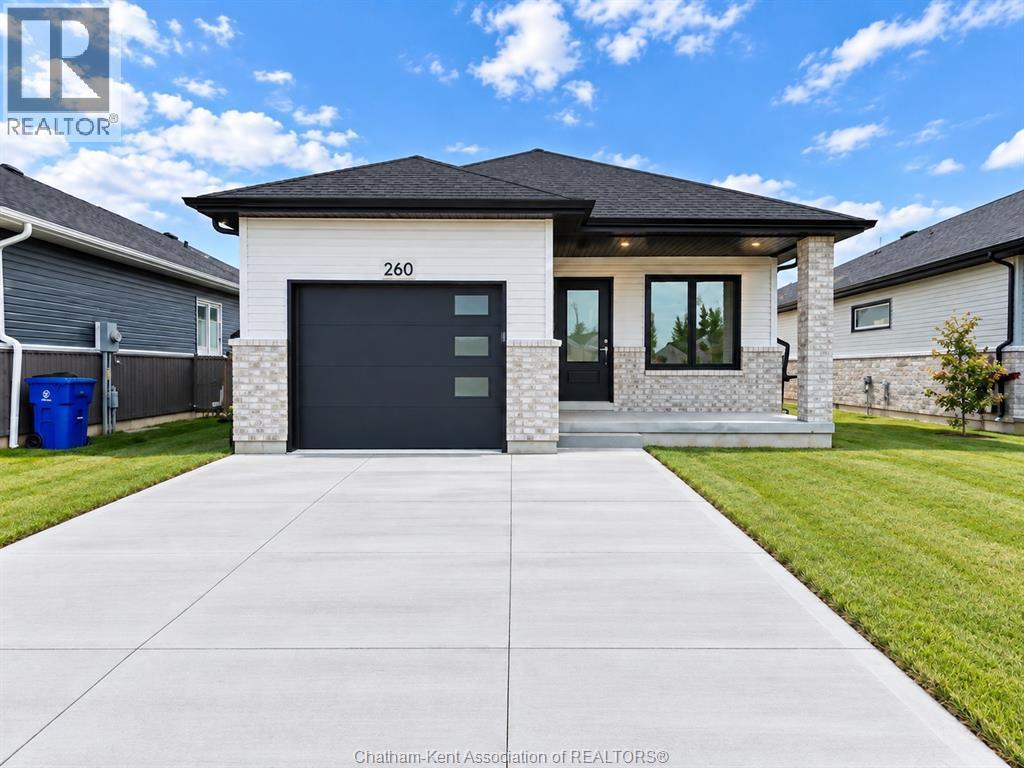 Single Family — 260 Ironwood Trail, Chatham, Ontario