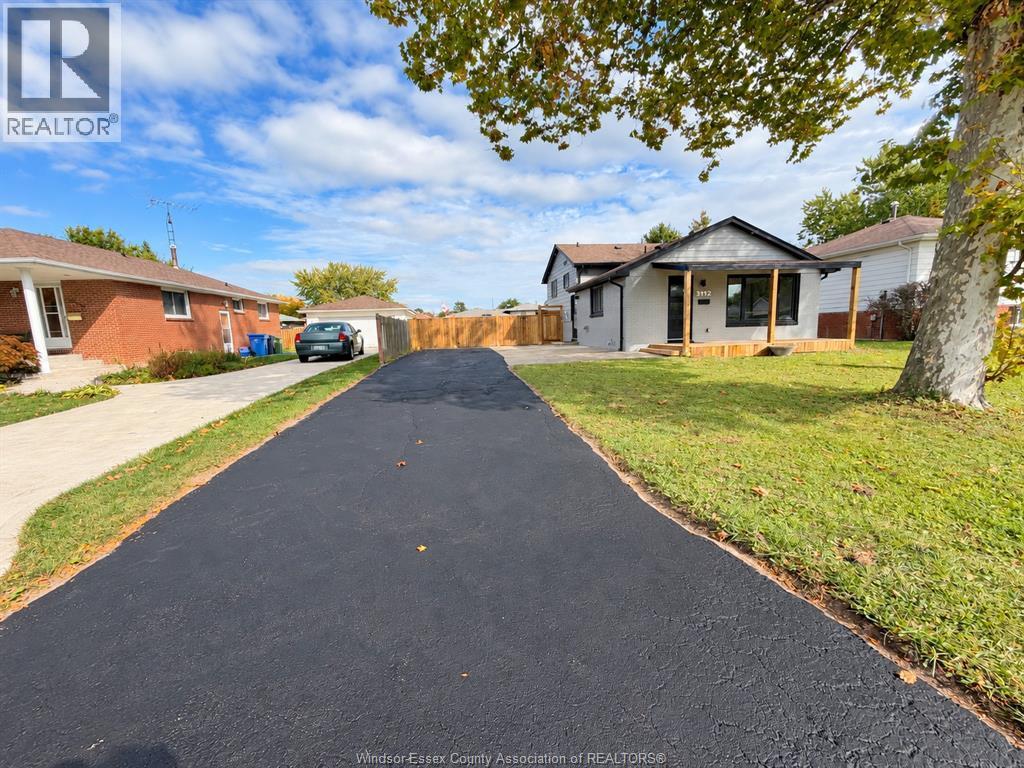 4-bedroom Single Family at 3112 Austen, Windsor — primary photograph
