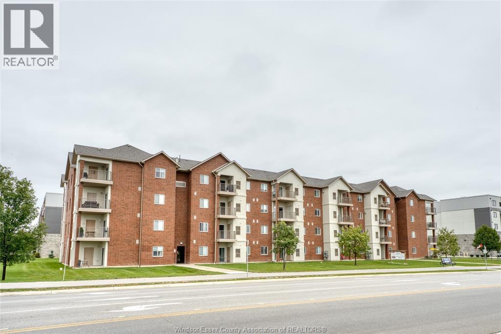 2-bedroom Single Family at 2650 Sandwich West Parkway #402, LaSalle — primary photograph