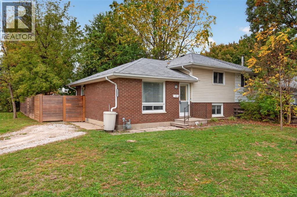 2-bedroom Single Family at 3595 Byng, Windsor — photograph 2
