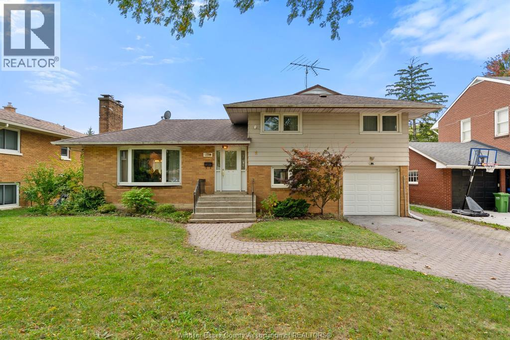 3-bedroom Single Family at 2759 Rockwell Boulevard, Windsor — primary photograph