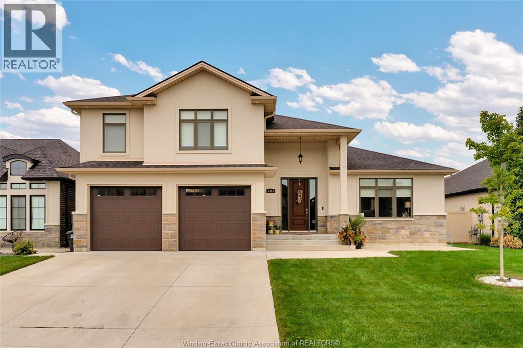 4-bedroom Single Family at 1343 Clearwater Avenue, Windsor — primary photograph