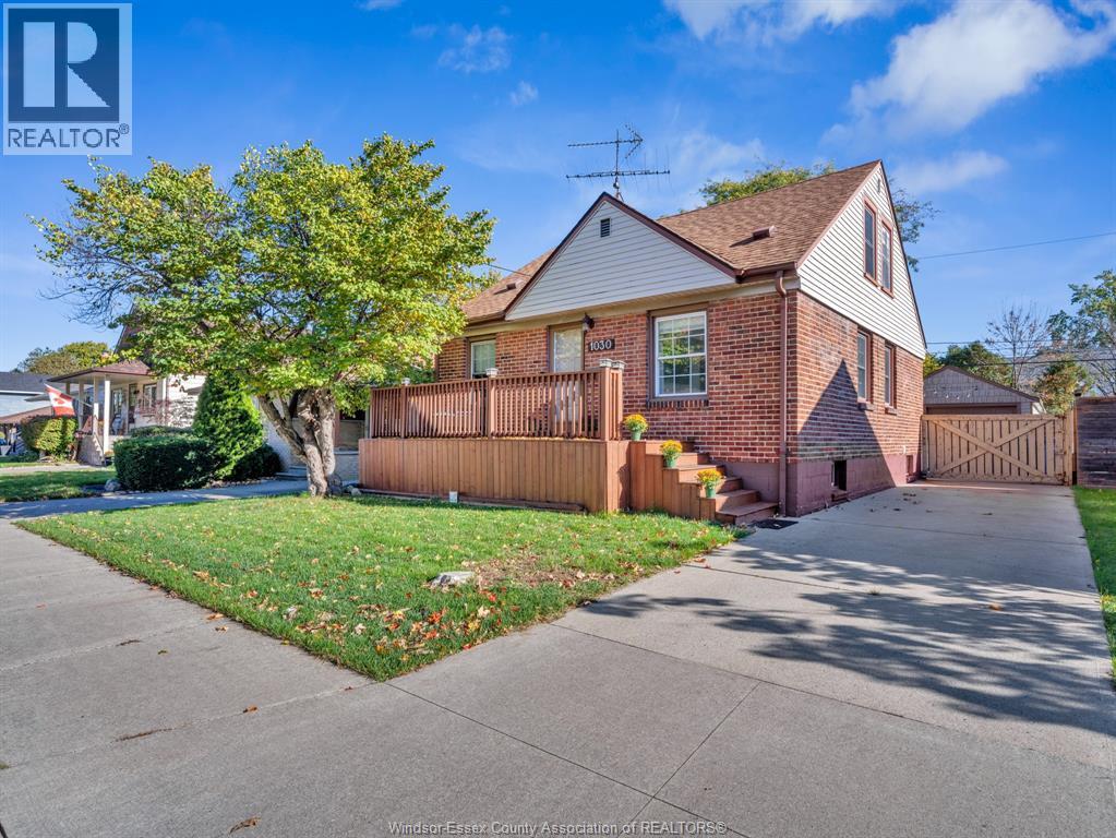 4-bedroom Single Family at 1030 Fairview Boulevard, Windsor — primary photograph