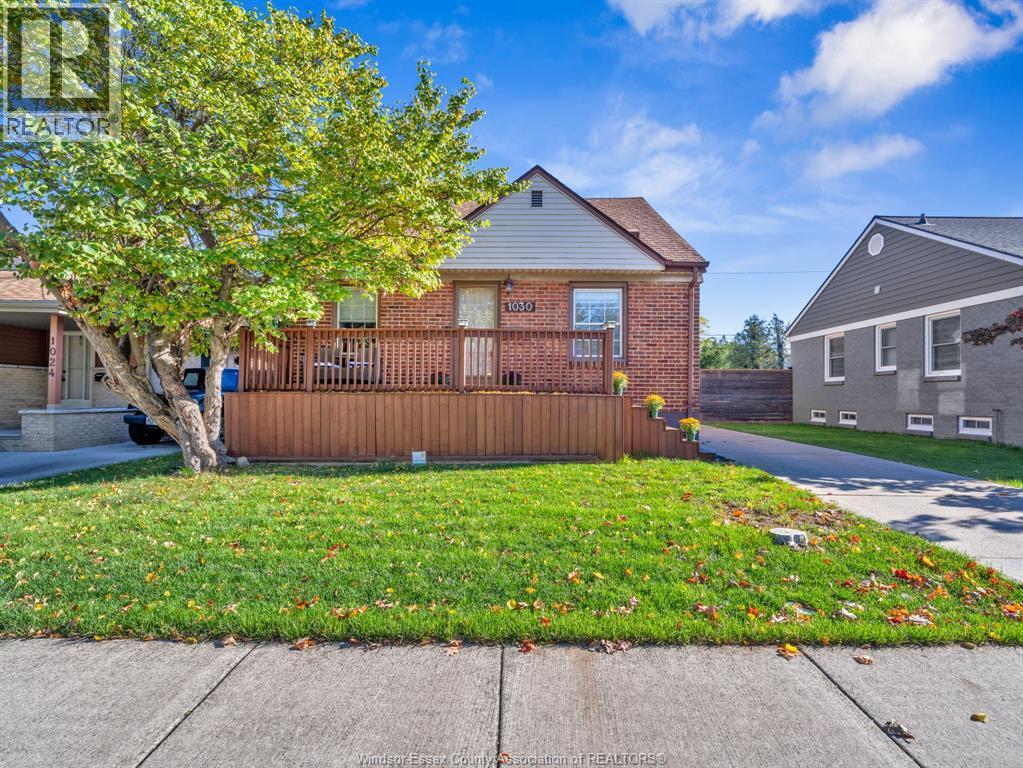 4-bedroom Single Family at 1030 Fairview Boulevard, Windsor — photograph 2