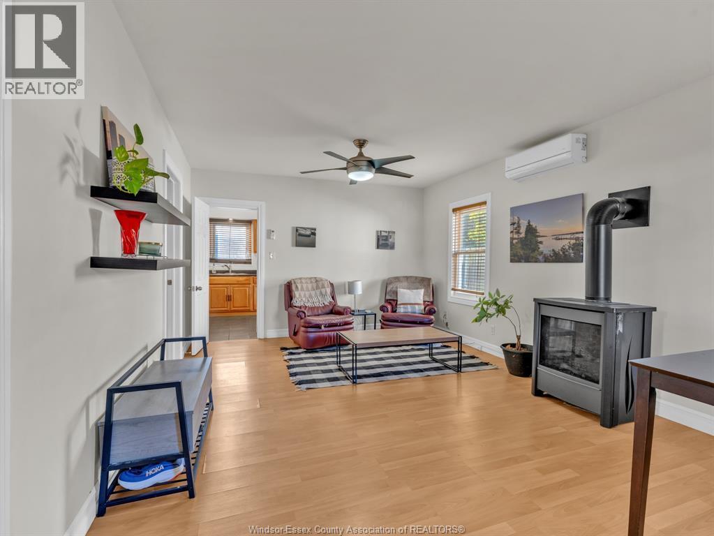 2-bedroom Single Family at 719 Hildegarde, Windsor — photograph 3