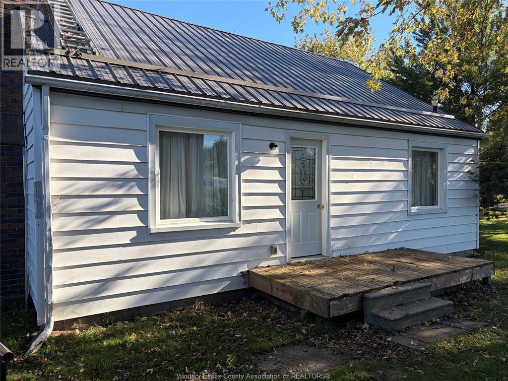 3-bedroom Single Family at 6104 Malden Road, Tecumseh — photograph 2