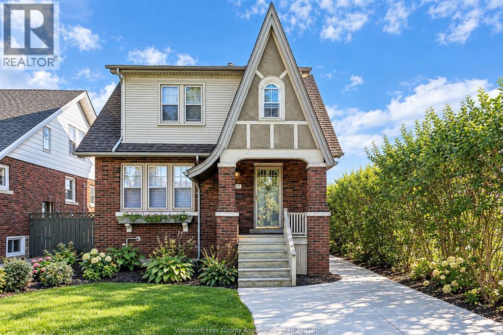 Single Family — 1917 Oneida Court, Windsor, Ontario