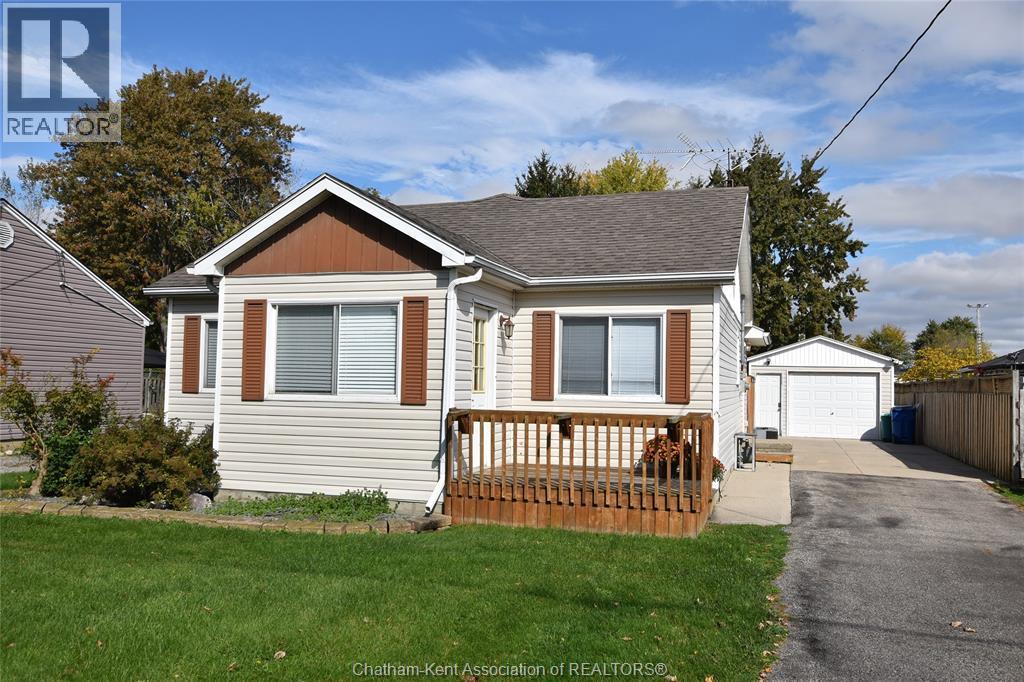 3-bedroom Single Family at 20977 Mahler Street, Charing Cross — photograph 2