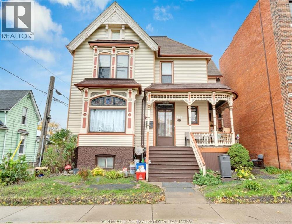 5-bedroom Single Family at 595 Cataraqui, Windsor — photograph 2
