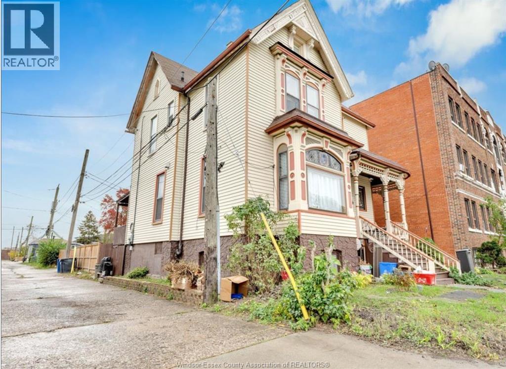 5-bedroom Single Family at 595 Cataraqui, Windsor — photograph 3