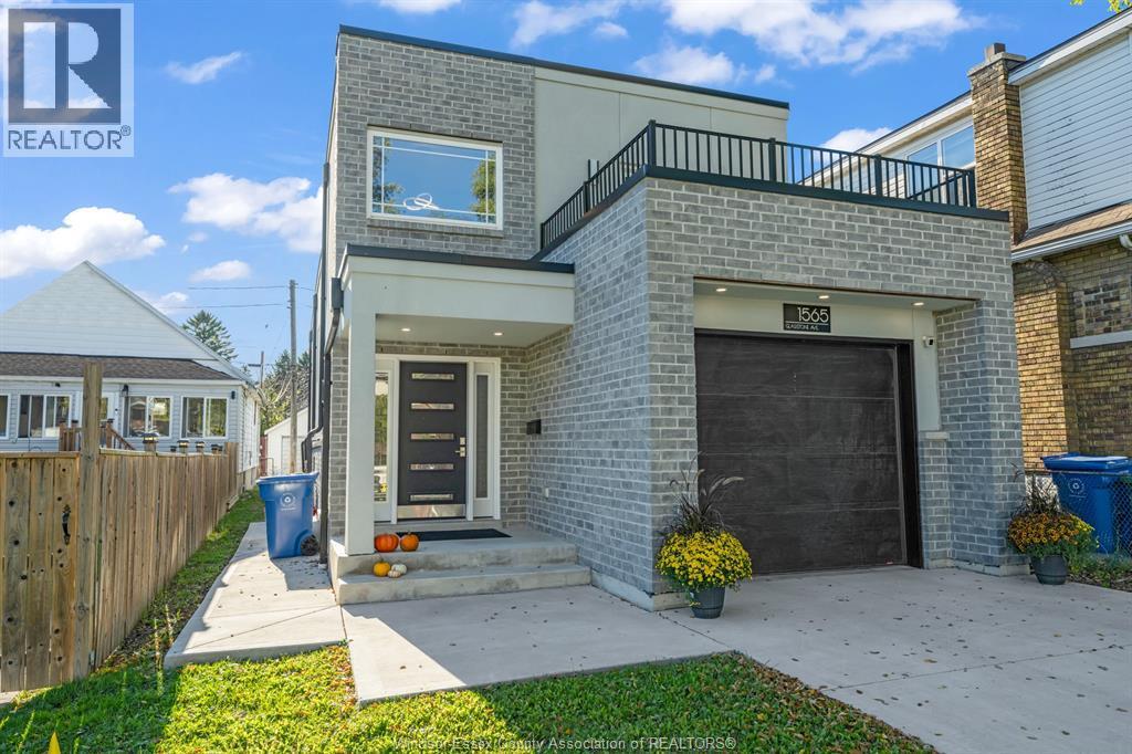 5-bedroom Single Family at 1565 Gladstone Avenue, Windsor — primary photograph