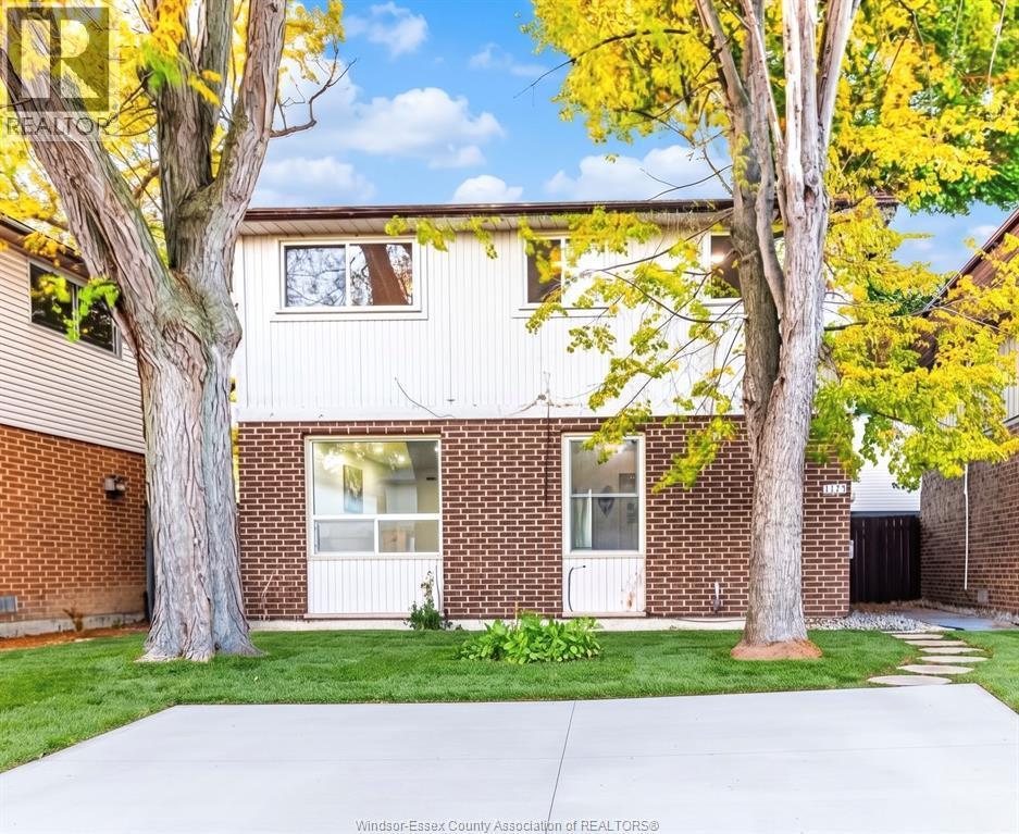 Single Family — 9370 Aire Court, Windsor, Ontario
