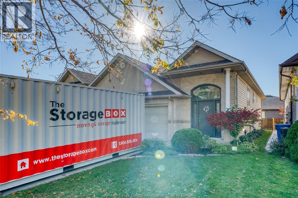 3-bedroom Single Family at 1583 Chateau Avenue, Windsor — primary photograph