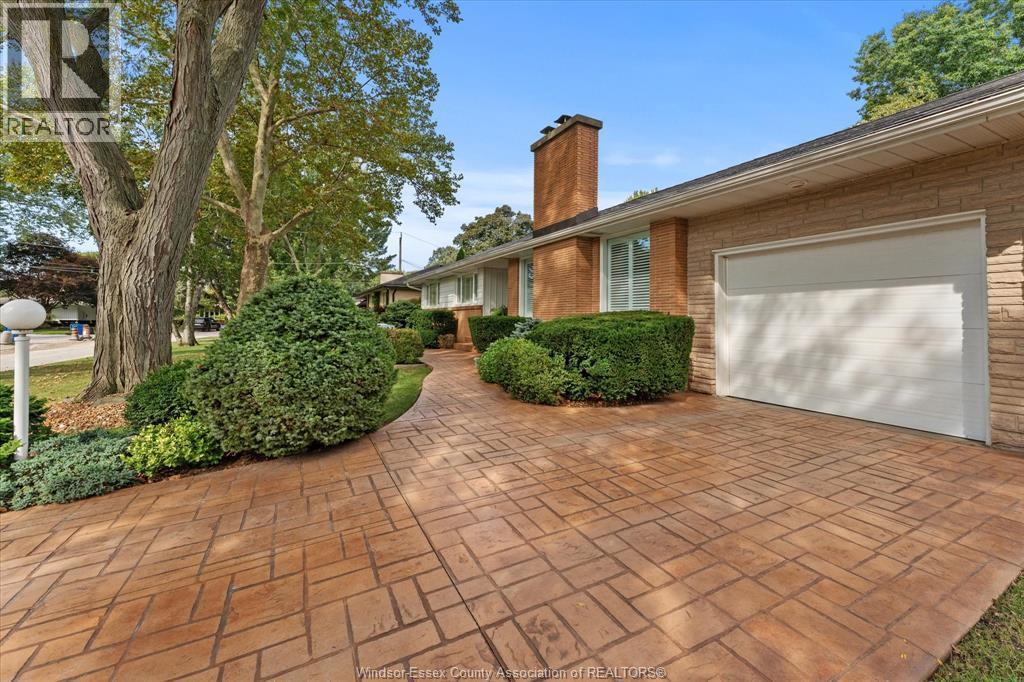 Single Family — 730 Champlain Drive, Windsor, Ontario
