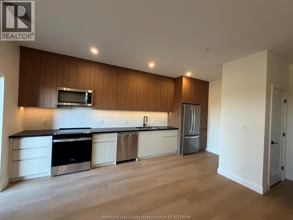 1-bedroom Single Family at 4400 Laurier Parkway #476, LaSalle — photograph 3