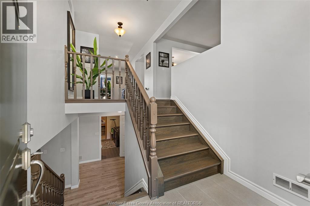 5-bedroom Single Family at 6410 Jamie Court, LaSalle — photograph 3