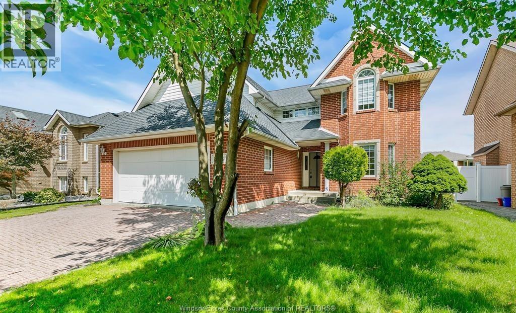 4-bedroom Single Family at 898 Hacienda Court, Windsor — photograph 3