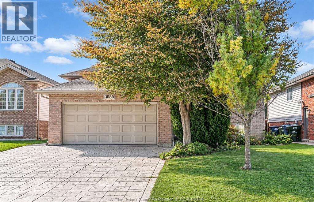 4-bedroom Single Family at 2955 Ruth Road, Windsor — primary photograph