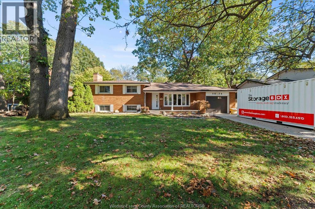 4-bedroom Single Family at 5874 Dalton Avenue, LaSalle — photograph 2