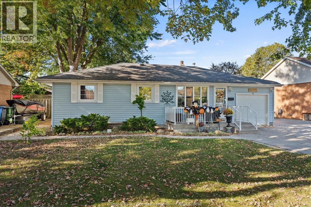 3-bedroom Single Family at 3473 Bliss, Windsor — photograph 3