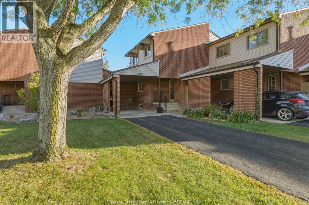 2-bedroom Single Family at 201 Concession 3 #14, Harrow — primary photograph