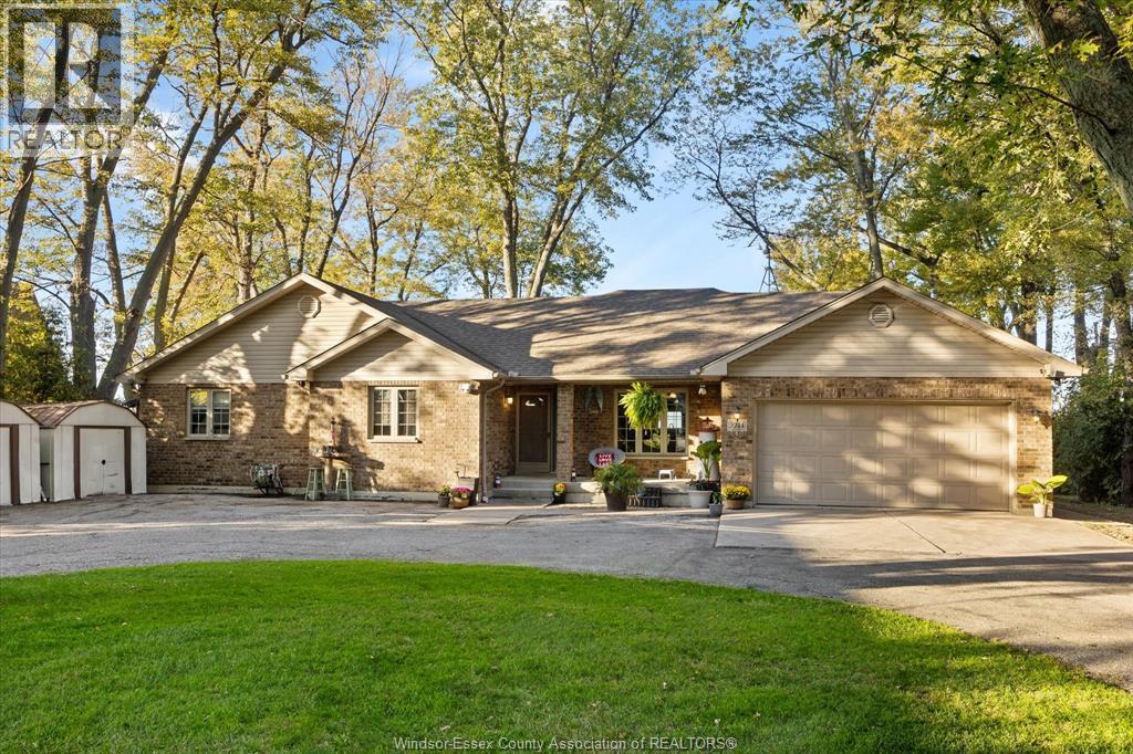 3-bedroom Single Family at 3214 St Clair Road, Stoney Point — primary photograph