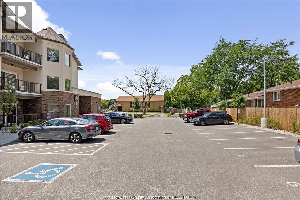 2-bedroom Single Family at 480 Fairview Boulevard #101, Windsor — photograph 3