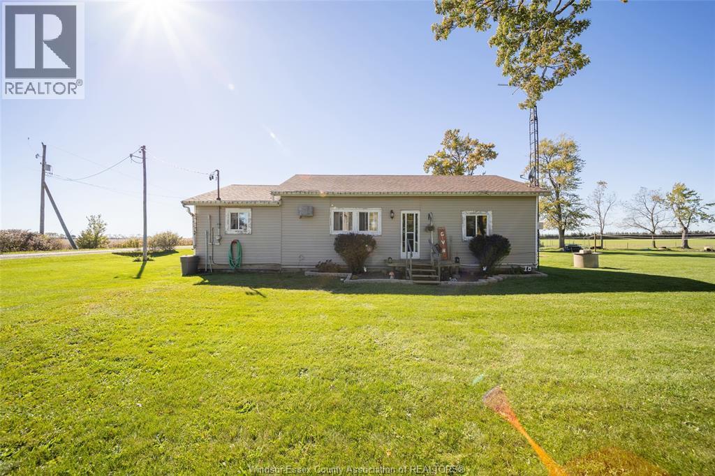 3-bedroom Single Family at 3331 Kemp Line, Tilbury — primary photograph