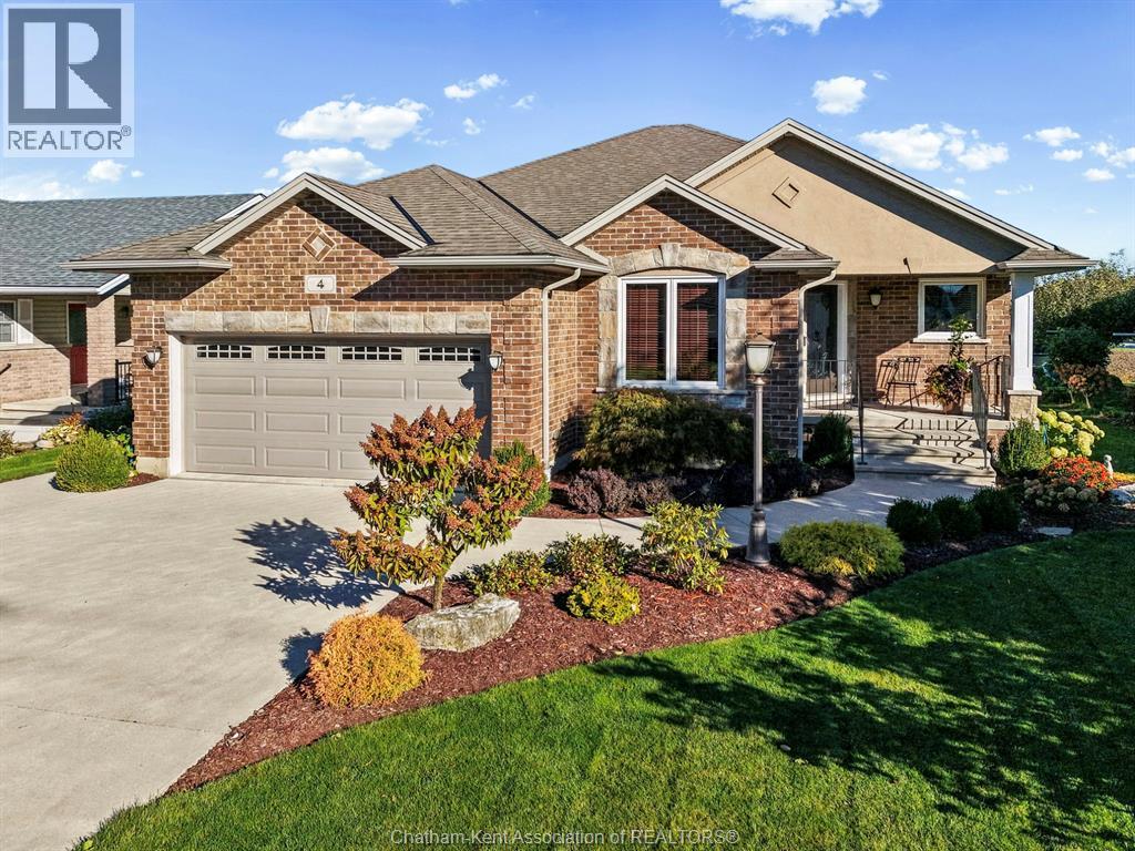 2-bedroom Single Family at 4 McKee Road, Wallaceburg — primary photograph