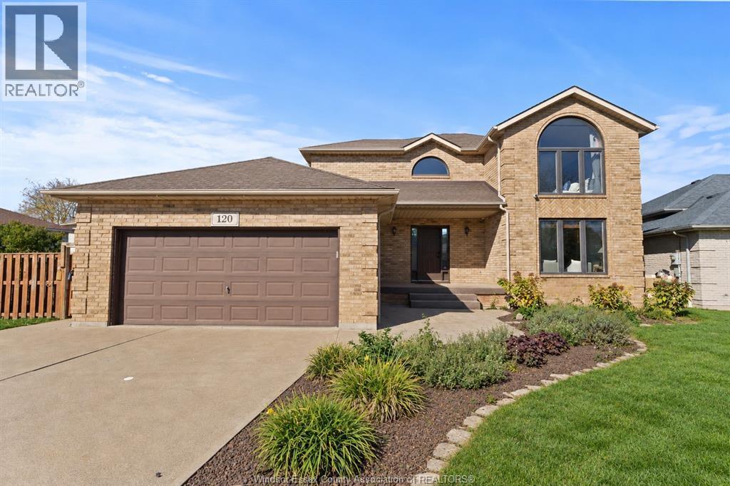 4-bedroom Single Family at 120 Hampton Crescent, Windsor — primary photograph