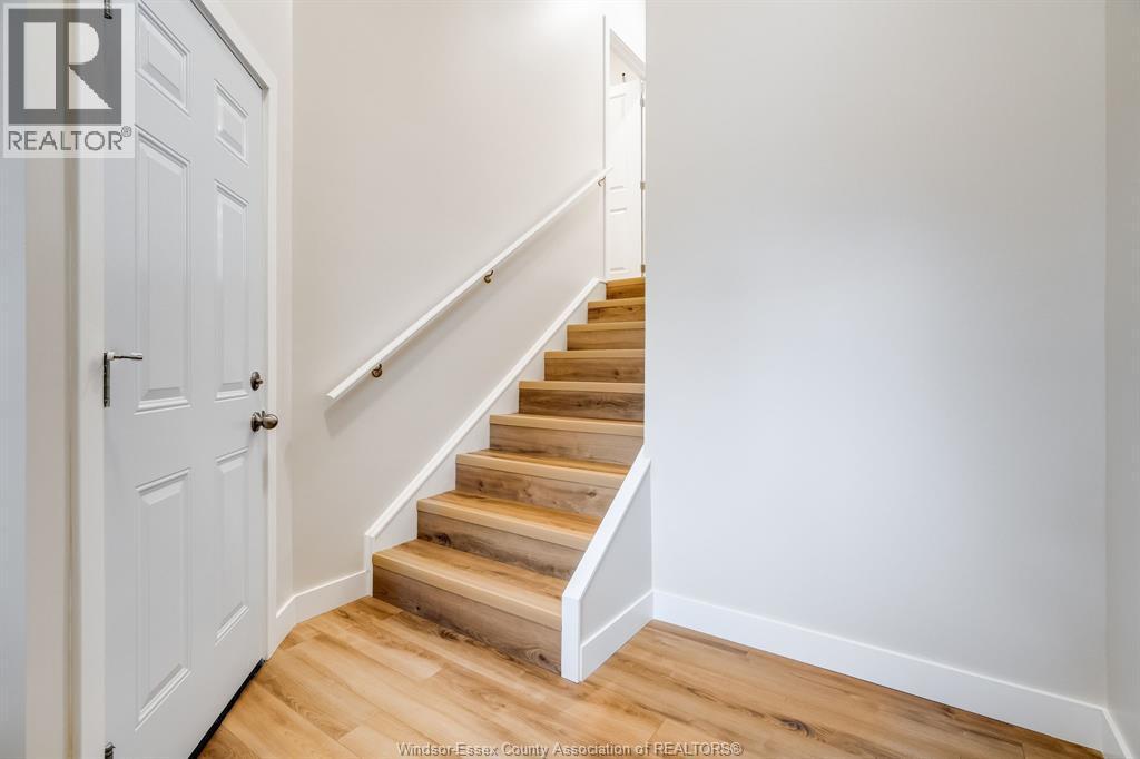 3-bedroom Single Family at 21283 Harbour Road #1, Wheatley — photograph 2