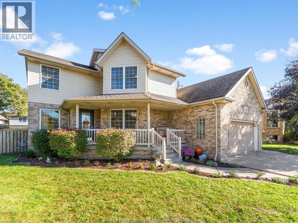 4-bedroom Single Family at 4180 Marlo Court, Windsor — photograph 2