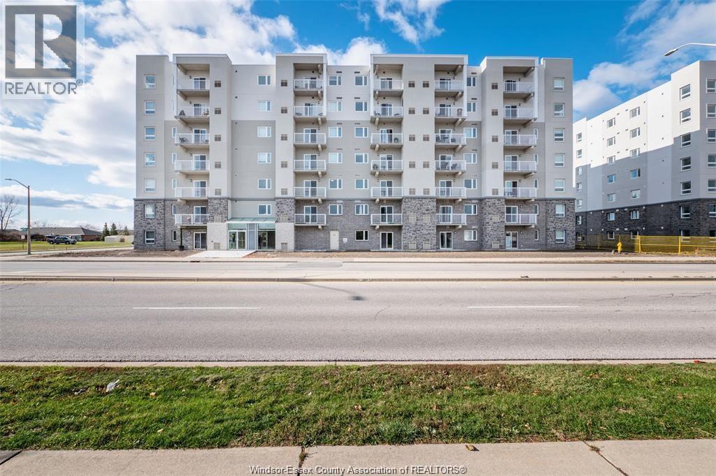 2-bedroom Single Family at 1675 Banwell #602, Windsor — primary photograph